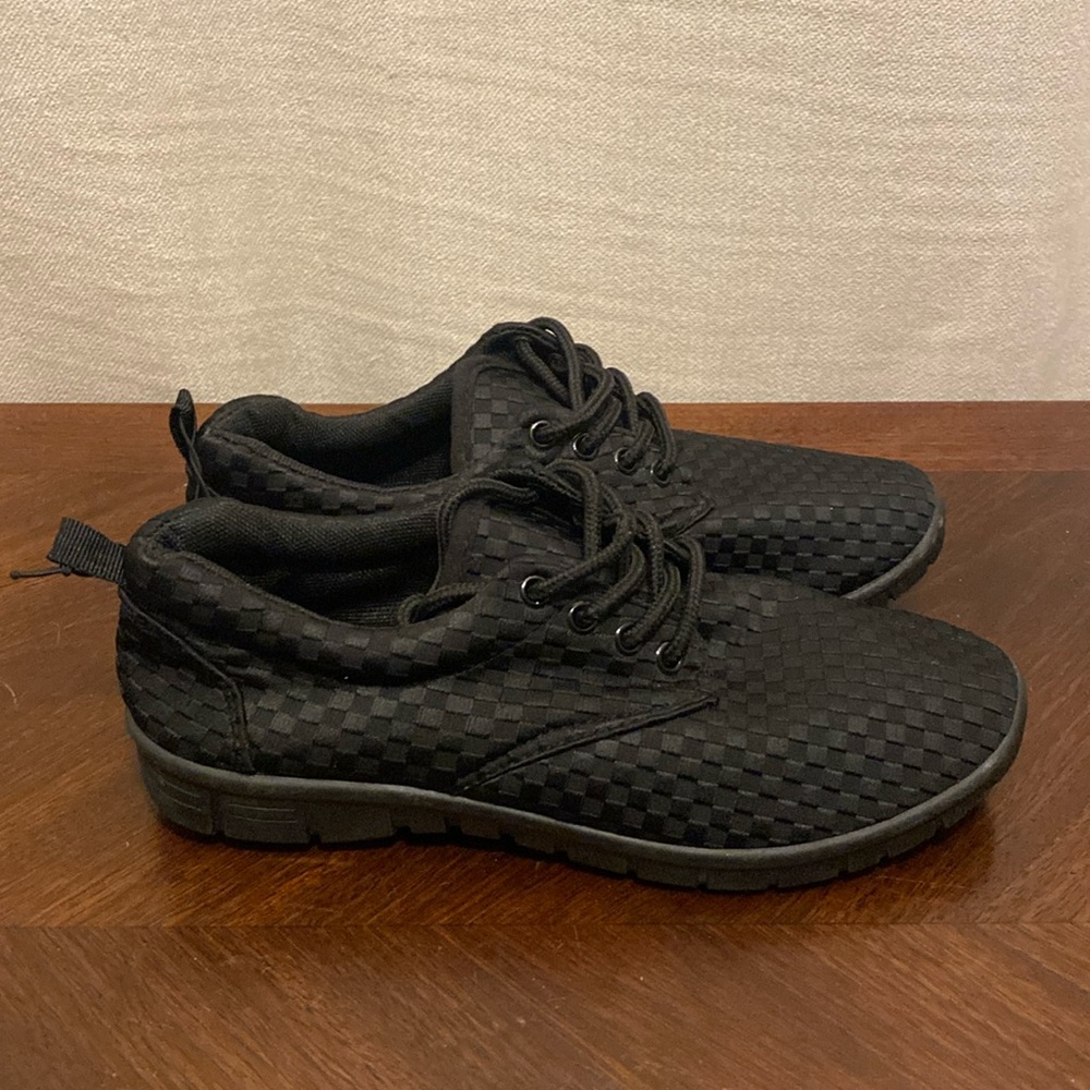 XERTIA GA- Water Sandals  Shoes size  Black 7/8 NWT
